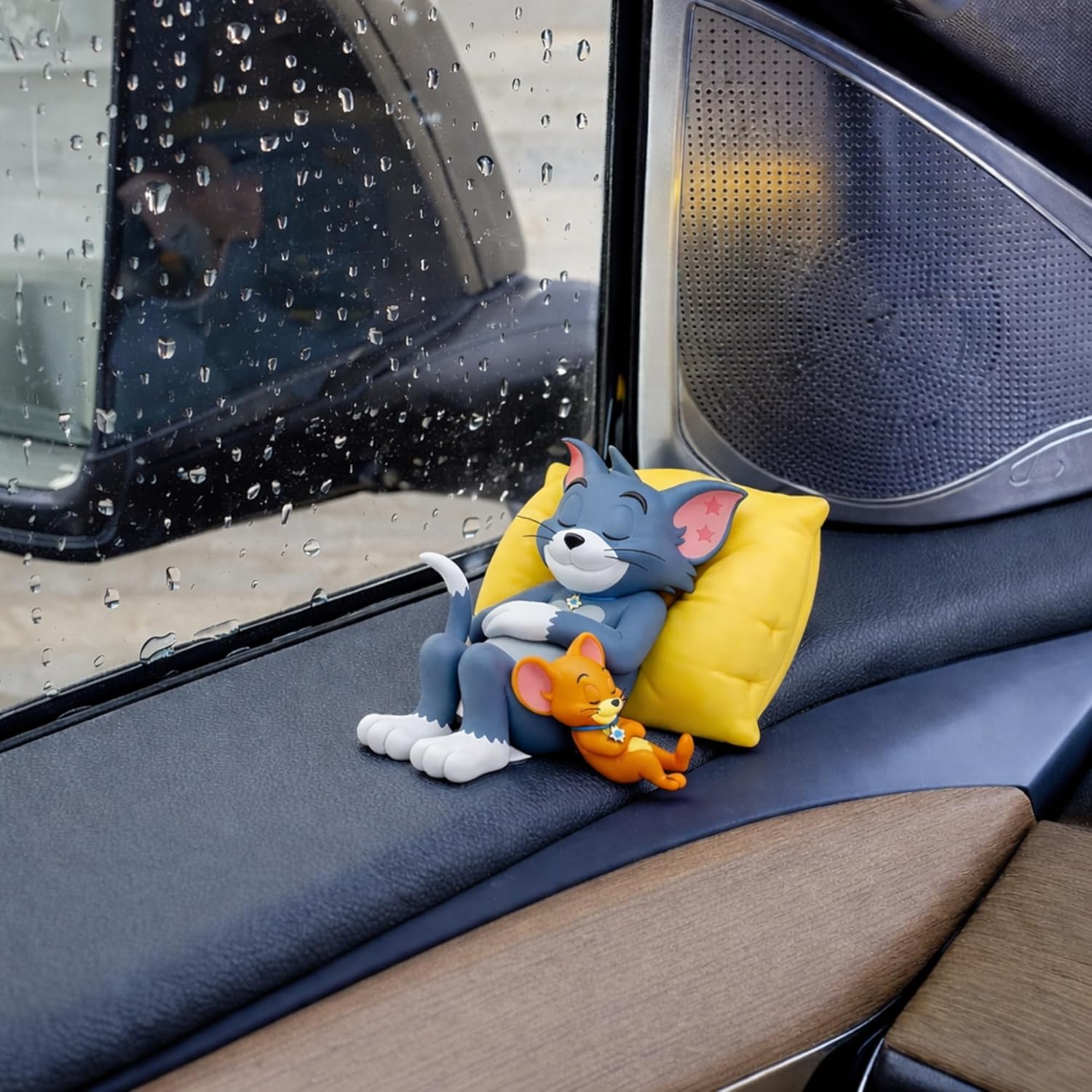 Tom and Jerry Car Dashboard Toy Showpiece | Cute Sleeping Figurine Car Decoration Accessories, Interior Dashboard Decor, Tabletop & Desk Home Decorative Item, Perfect for Car Lovers