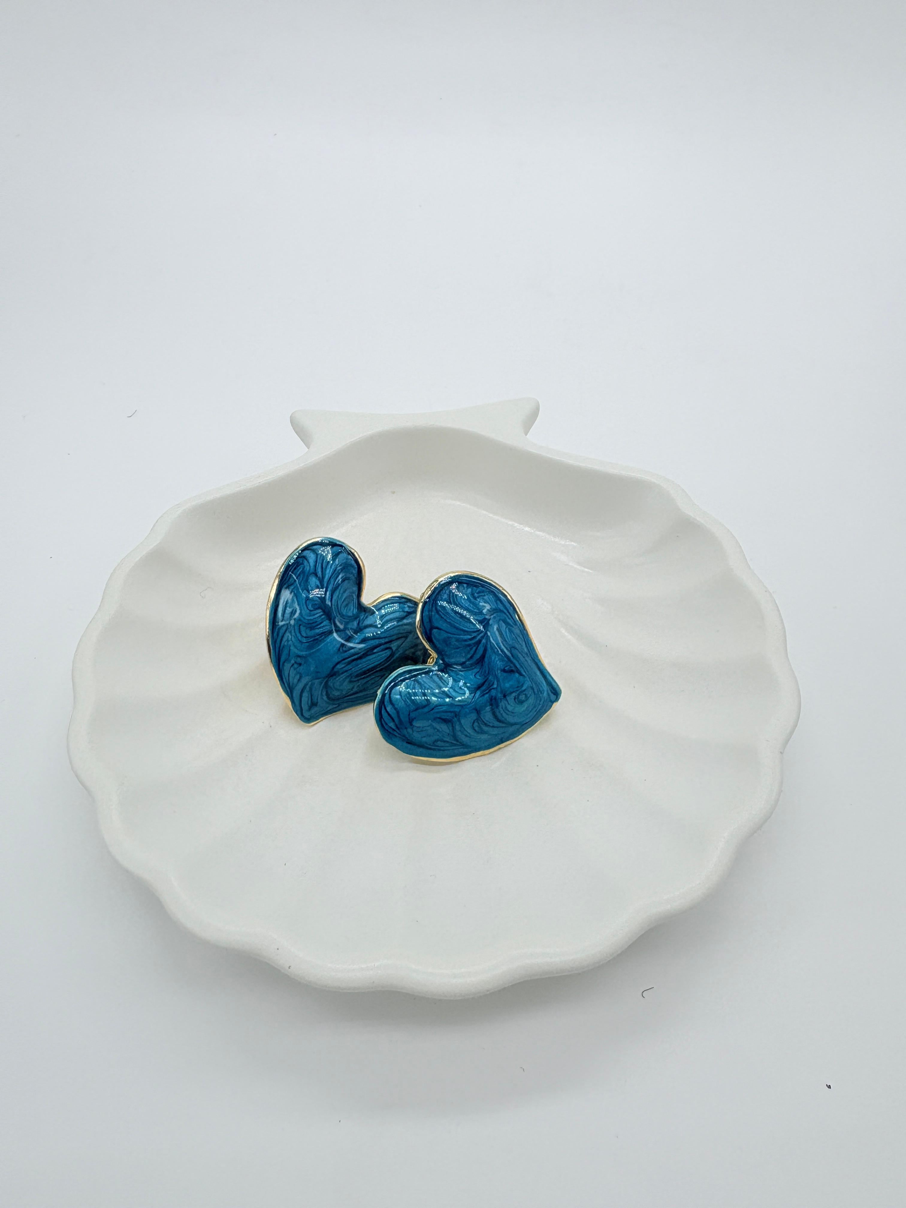 HEART SHAPED EARRING